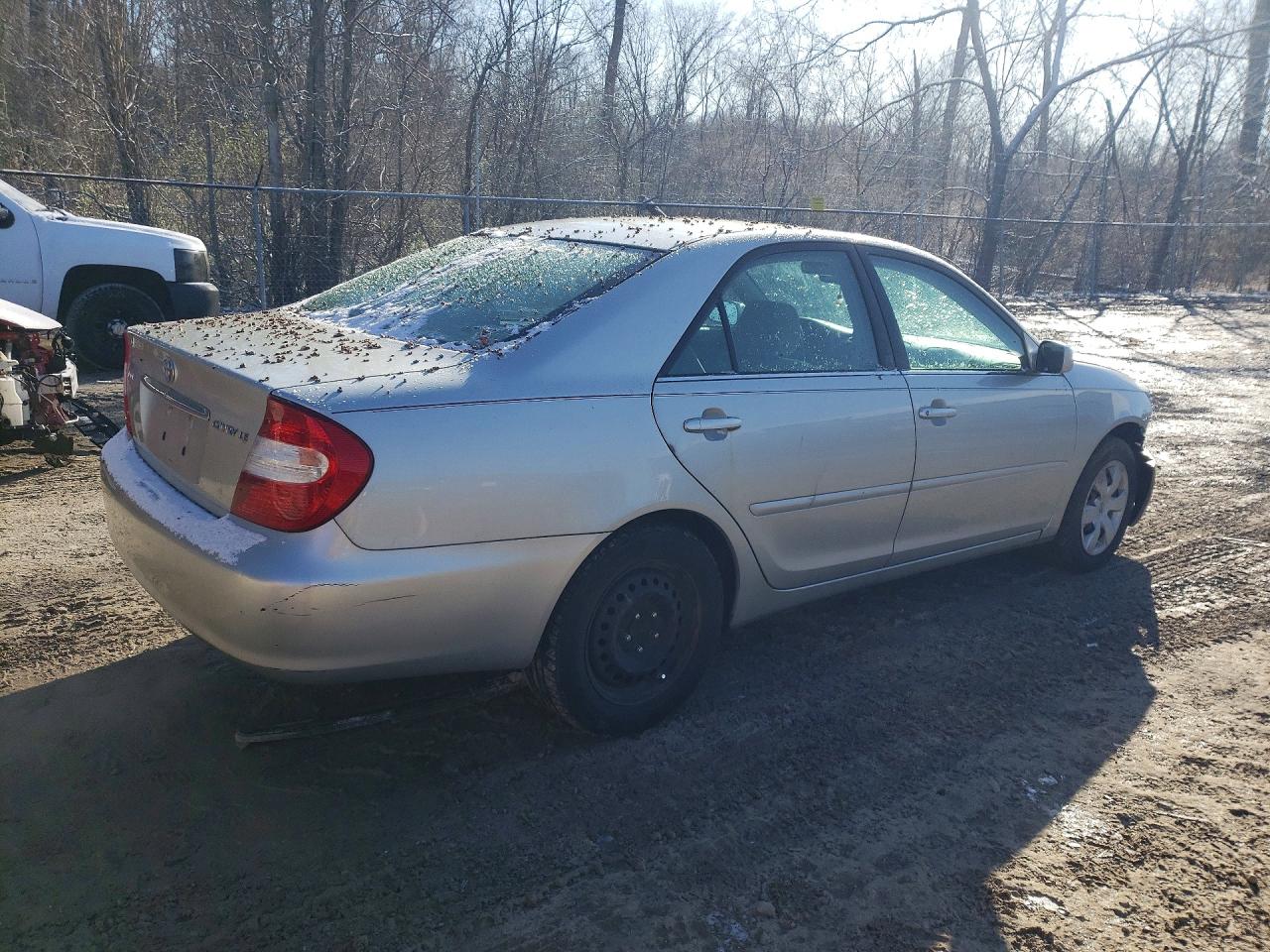 2003 TOYOTA CAMRY LE photo 5