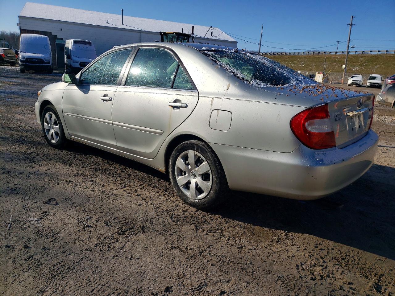 2003 TOYOTA CAMRY LE photo 3