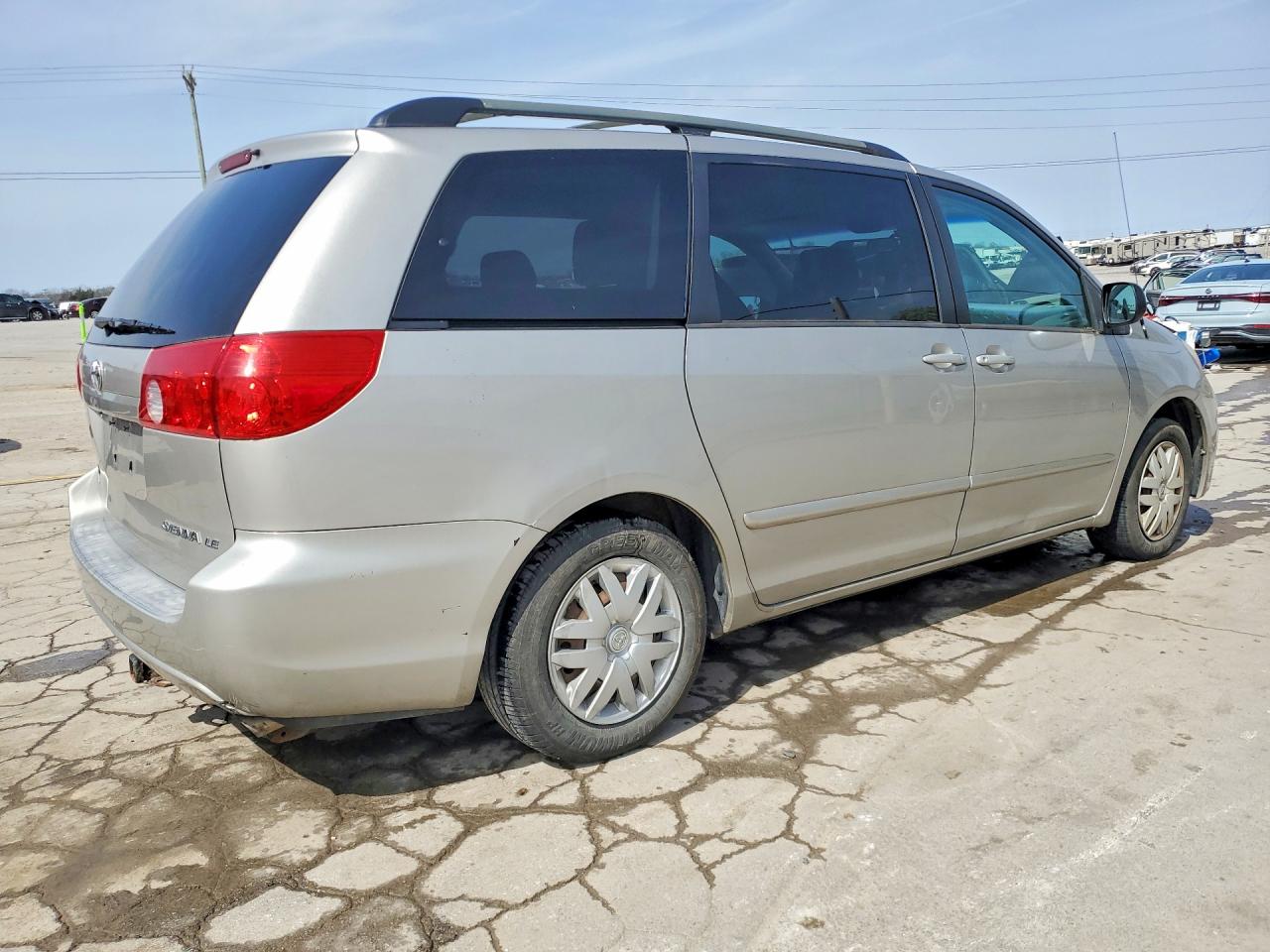 2007 TOYOTA SIENNA LE 7-PASSENGER photo 3