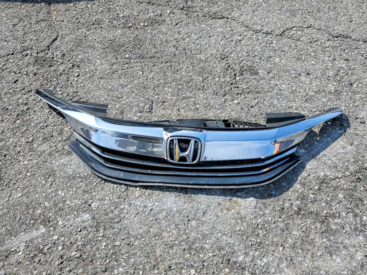 2017 HONDA ACCORD LX photo 12