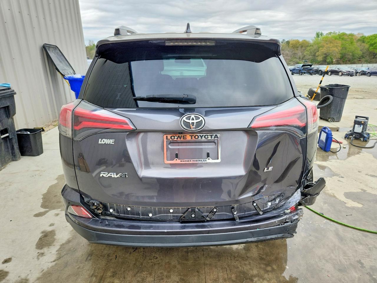 2018 TOYOTA RAV4 LE photo 11