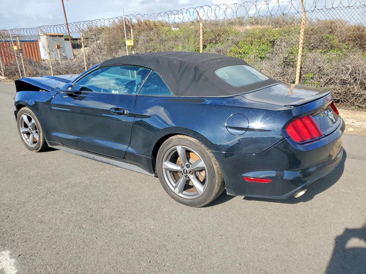 2016 FORD MUSTANG photo 3