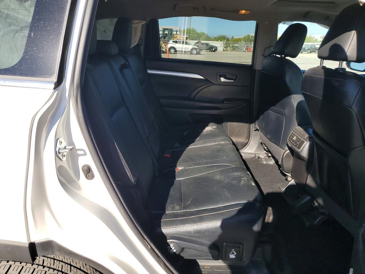 2016 TOYOTA HIGHLANDER XLE photo 21