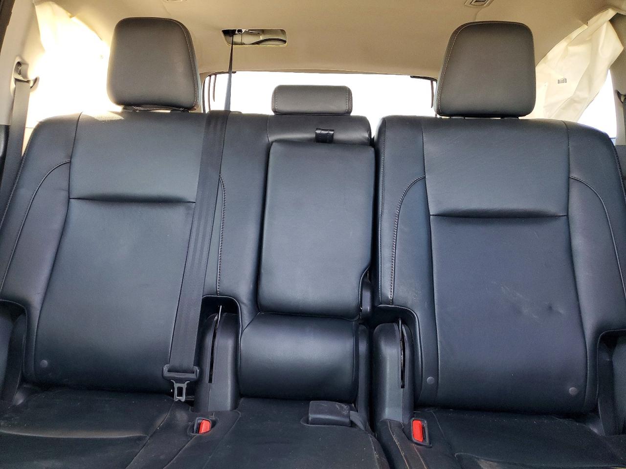 2016 TOYOTA HIGHLANDER XLE photo 19