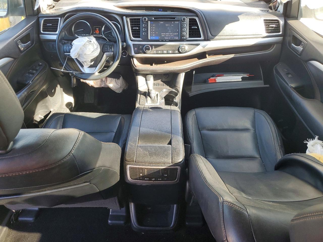 2016 TOYOTA HIGHLANDER XLE photo 15