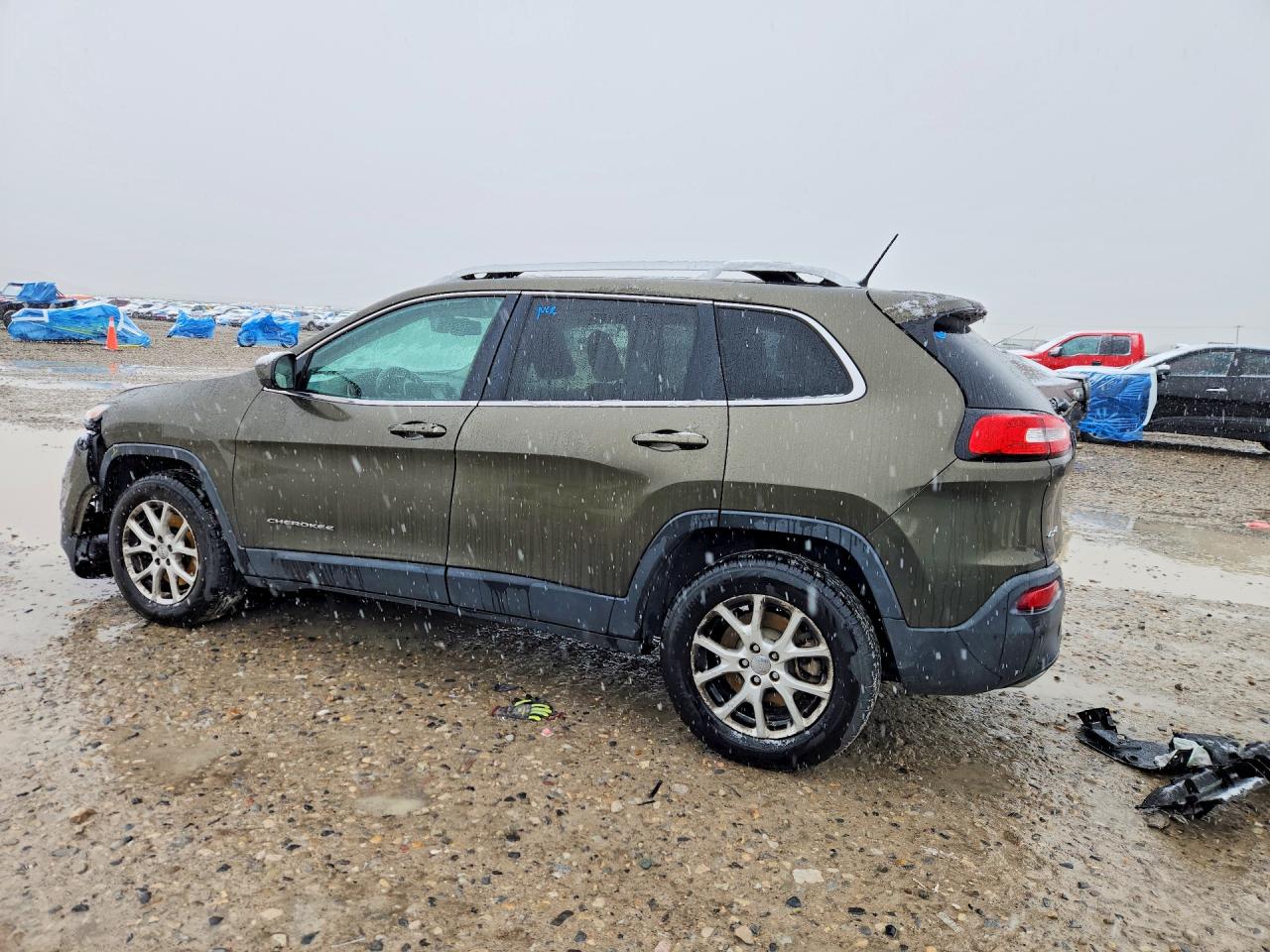 2015 JEEP CHEROKEE LATITUDE photo 4