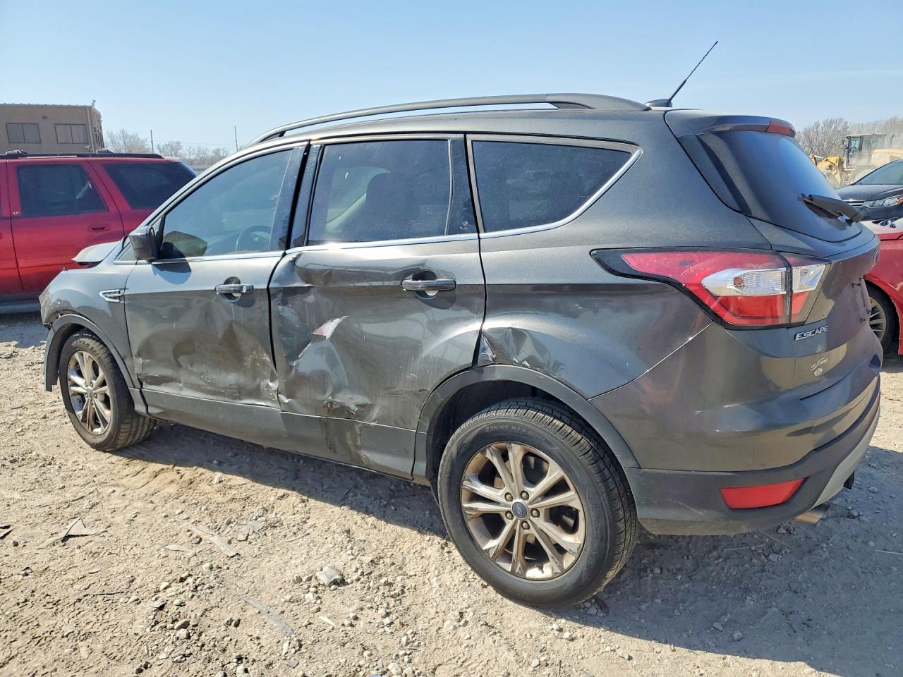 2017 FORD ESCAPE SE photo 4