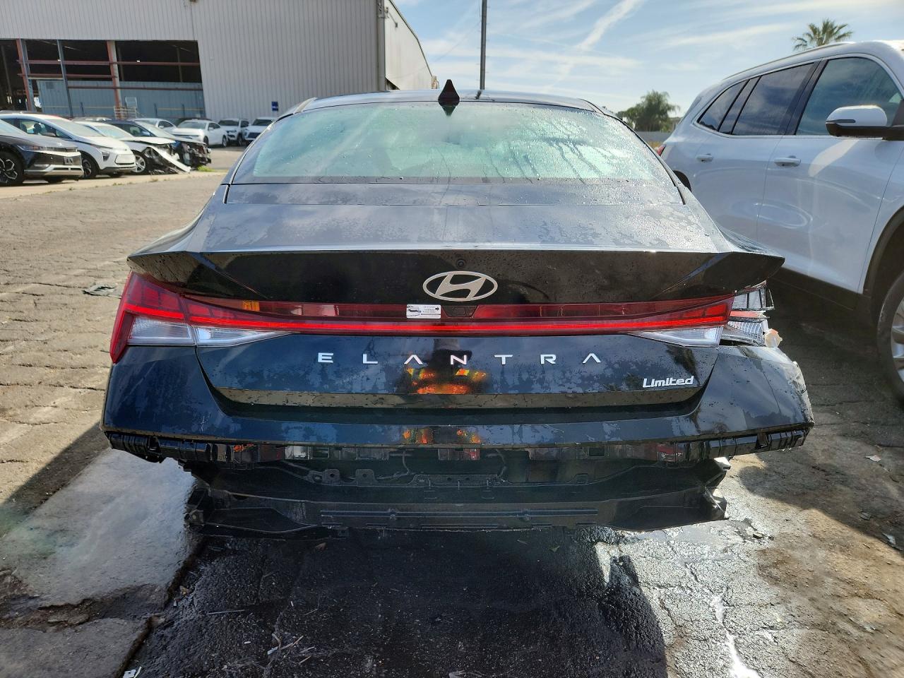 2025 HYUNDAI ELANTRA LIMITED photo 11