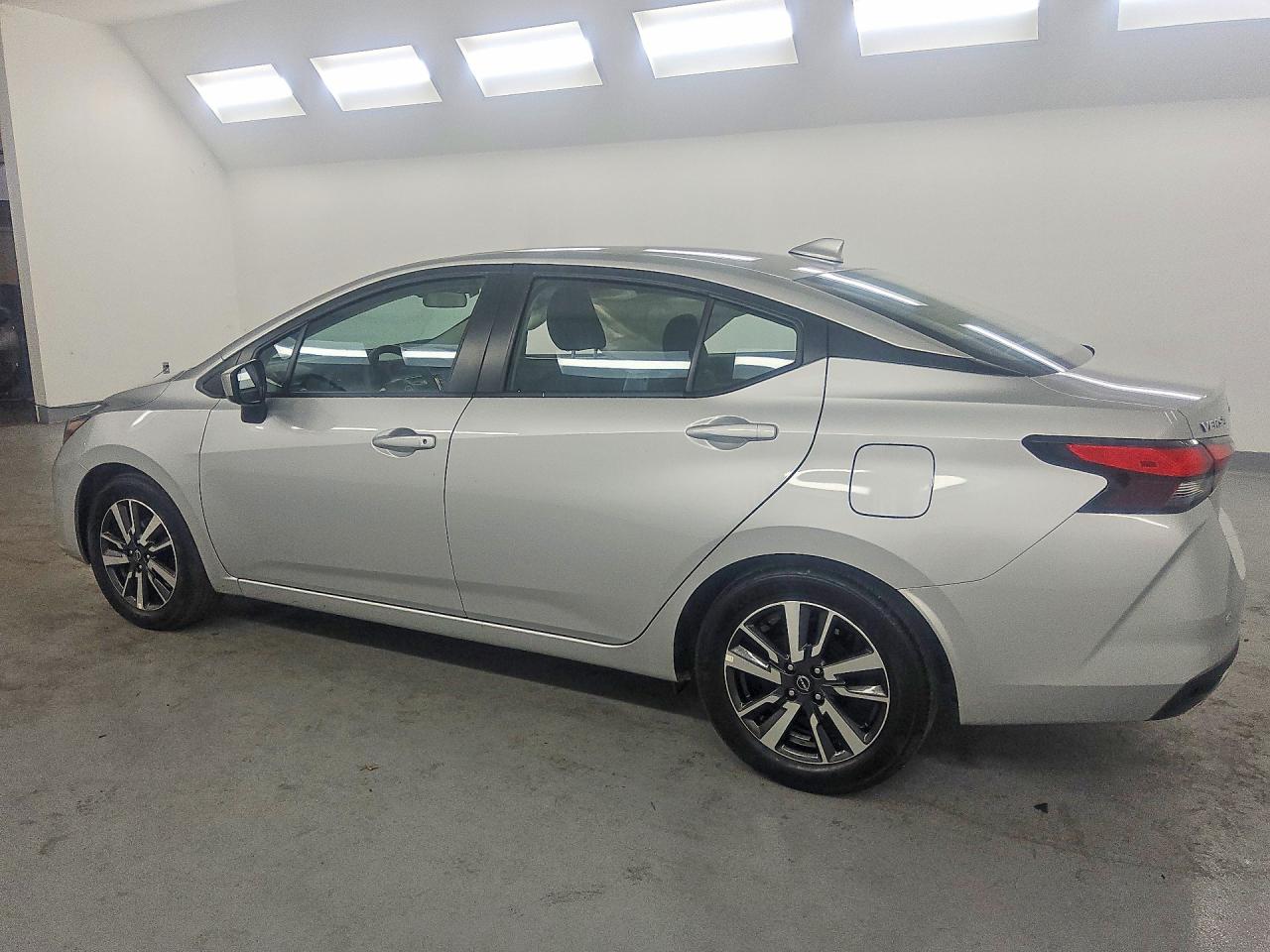 2025 NISSAN VERSA SV photo 3