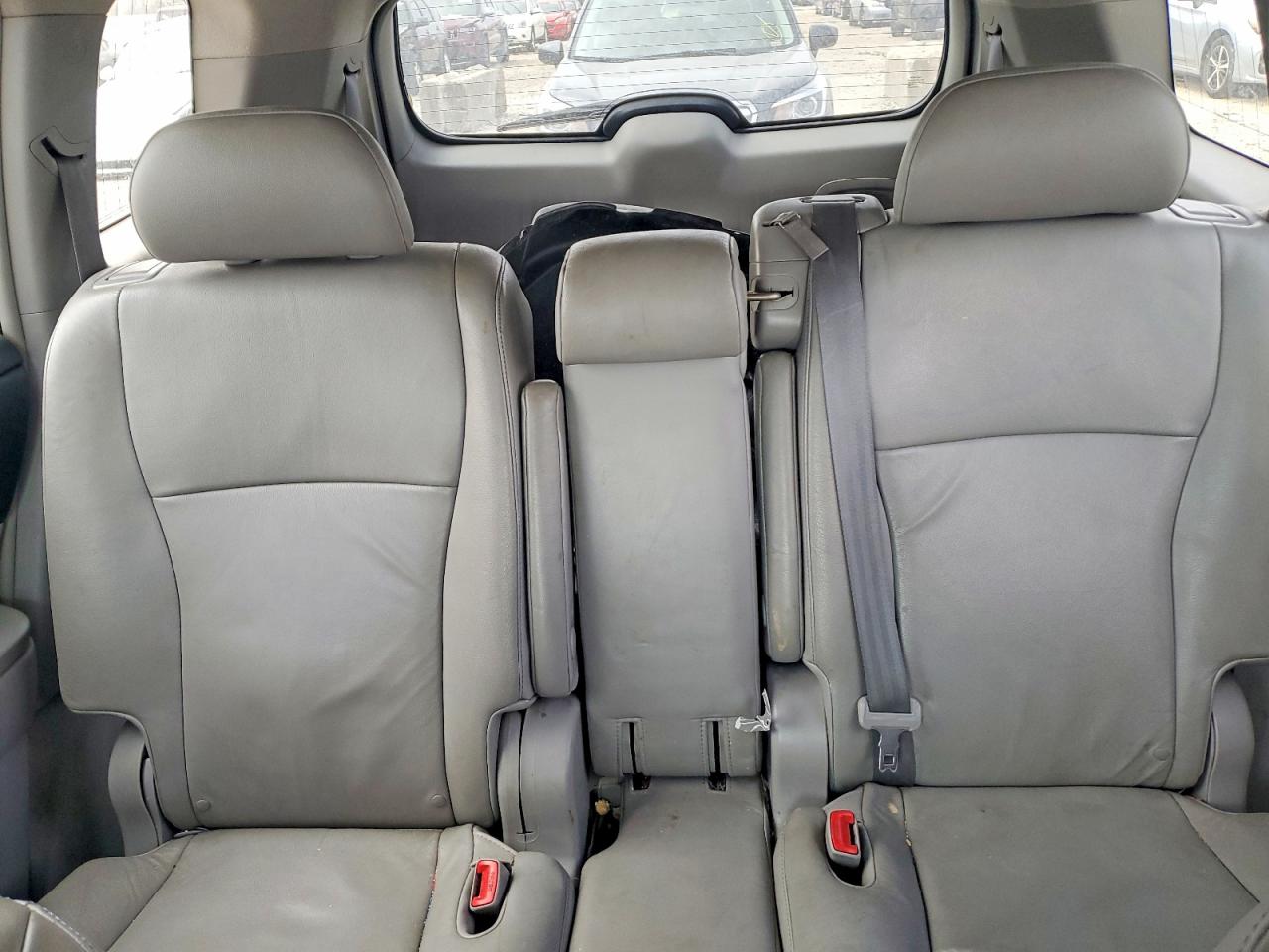 2010 TOYOTA HIGHLANDER LIMITED photo 19