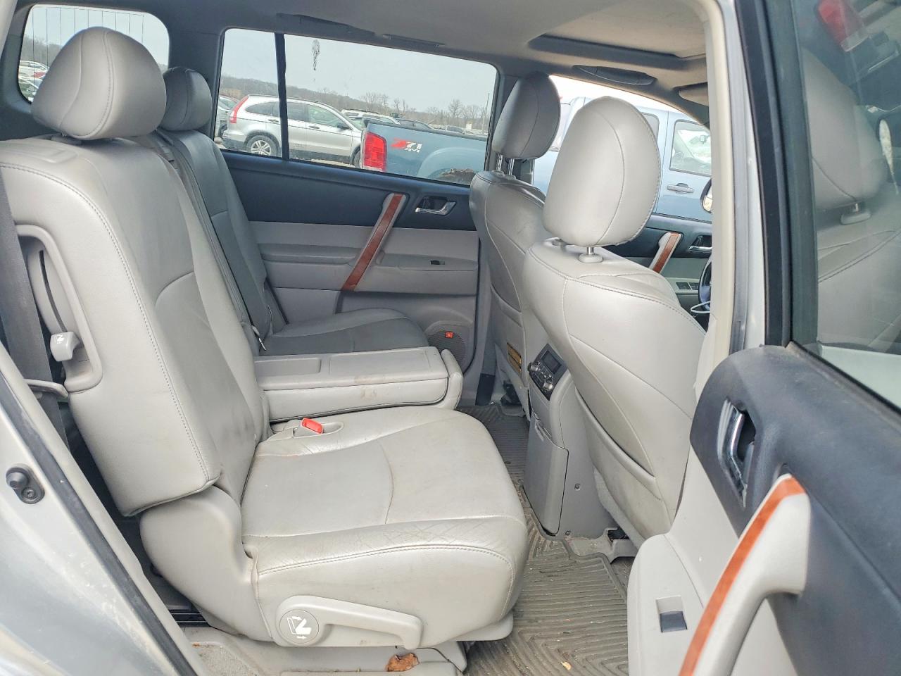 2010 TOYOTA HIGHLANDER LIMITED photo 21