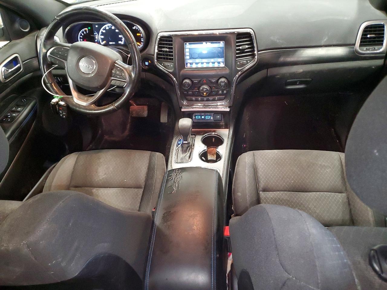 2020 JEEP GRAND CHEROKEE LAREDO photo 8