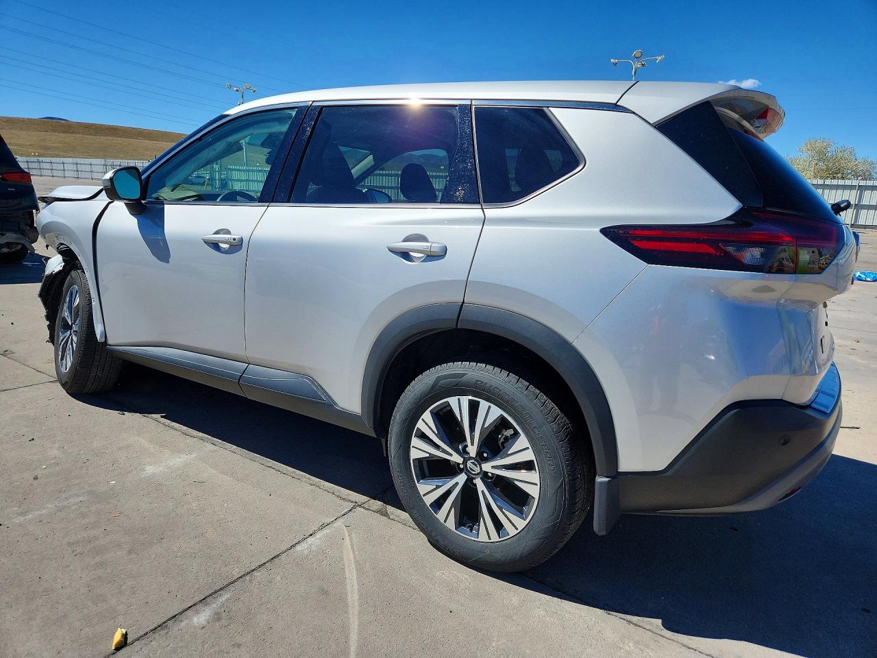 2021 NISSAN ROGUE SV photo 4
