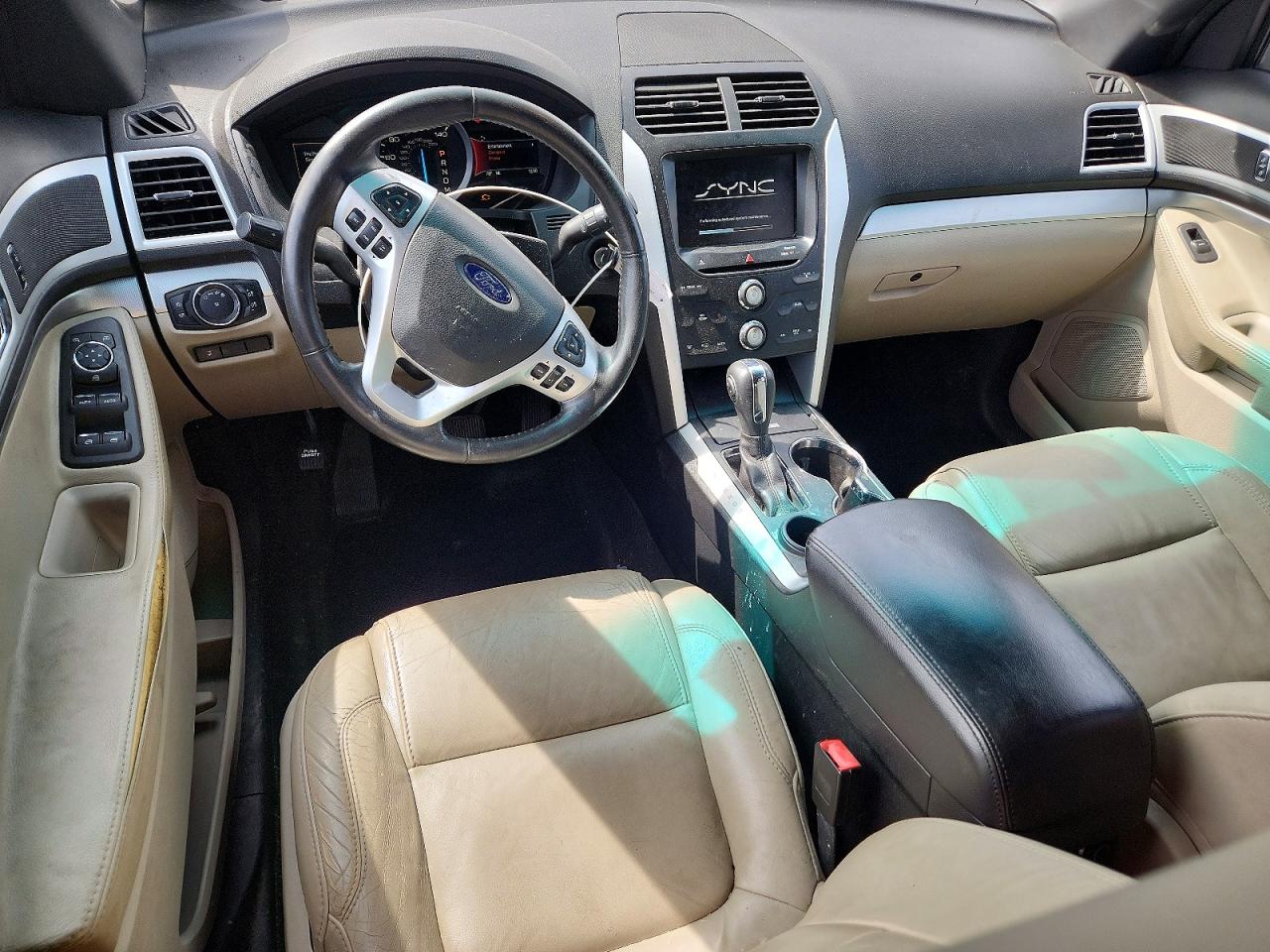 2015 FORD EXPLORER XLT photo 15