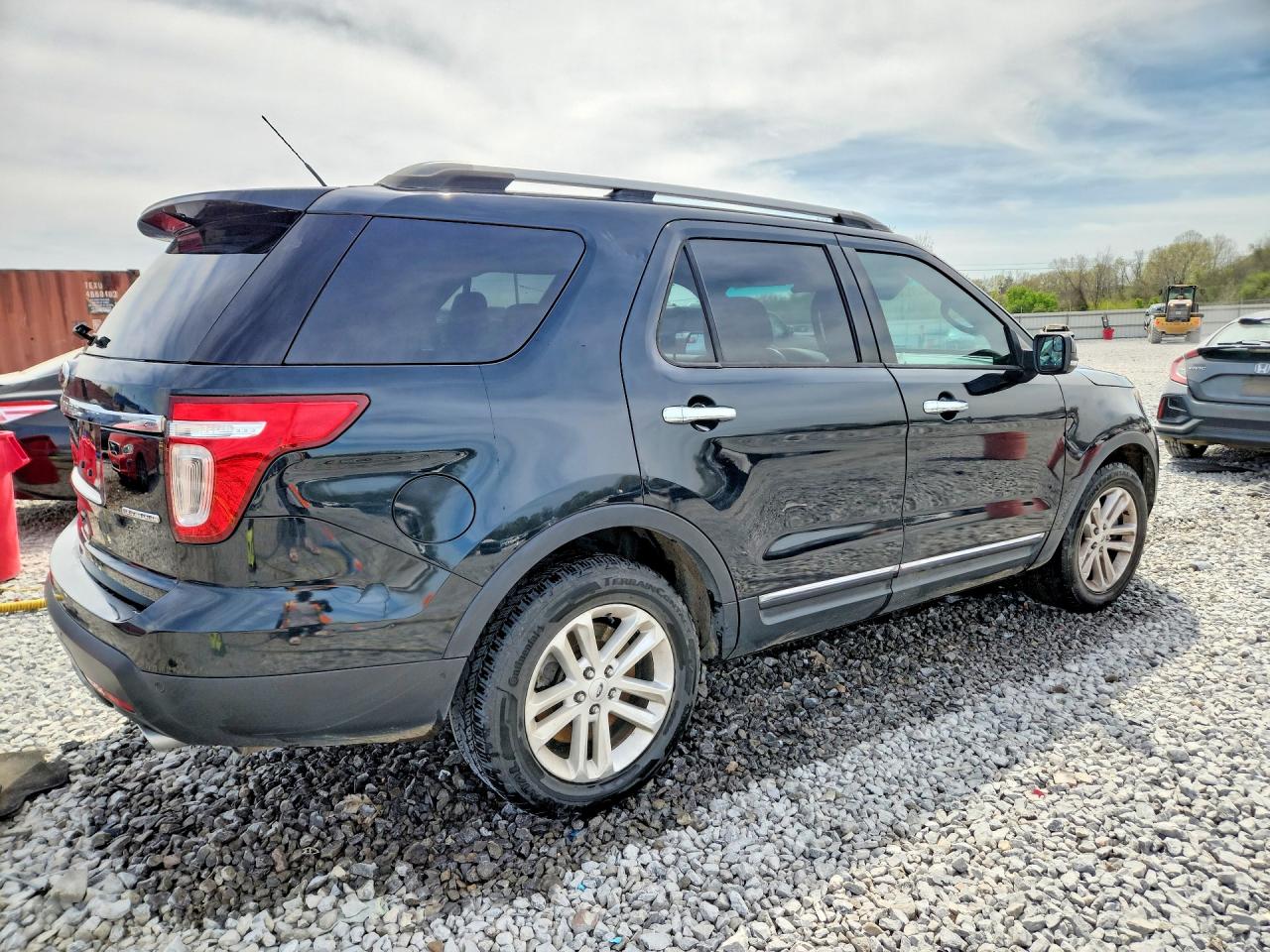 2015 FORD EXPLORER XLT photo 5