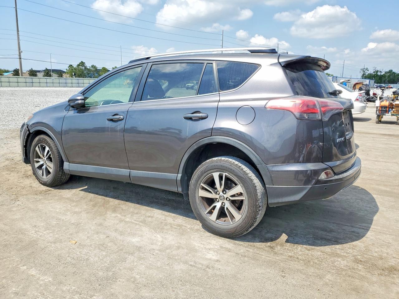 2018 TOYOTA RAV4 XLE photo 2