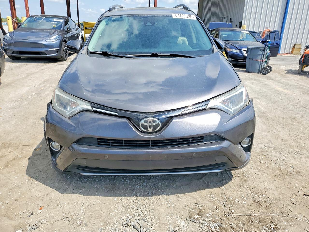 2018 TOYOTA RAV4 XLE photo 5