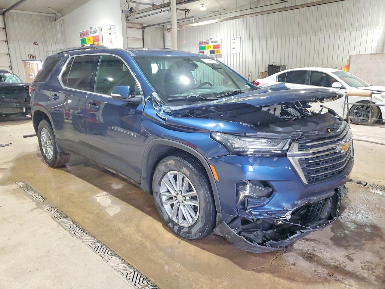 2023 CHEVROLET TRAVERSE LT photo 7