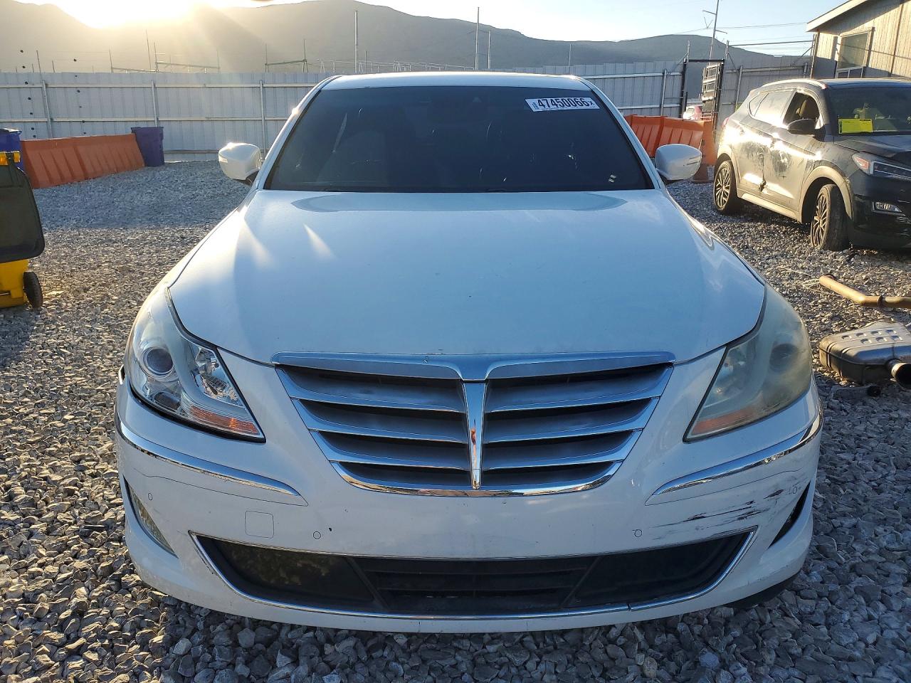 2012 HYUNDAI GENESIS photo 9