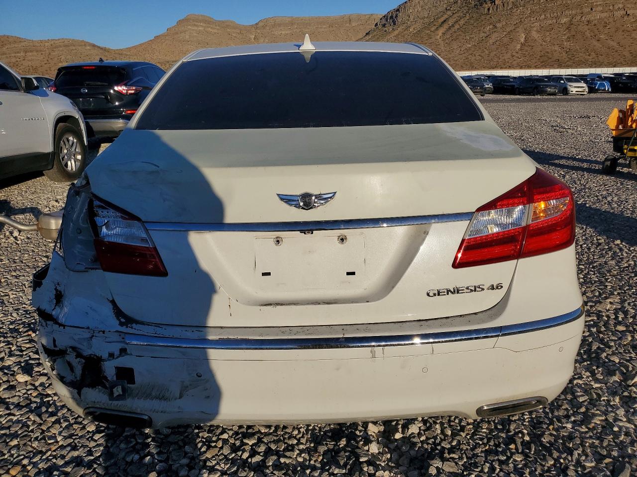 2012 HYUNDAI GENESIS photo 11