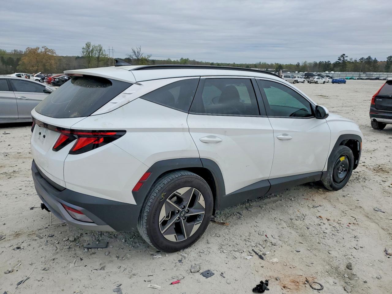 2025 HYUNDAI TUCSON SEL photo 3