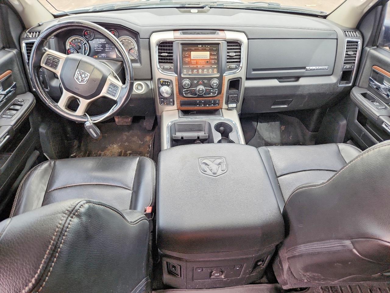 2016 RAM 1500 LARAMIE photo 8