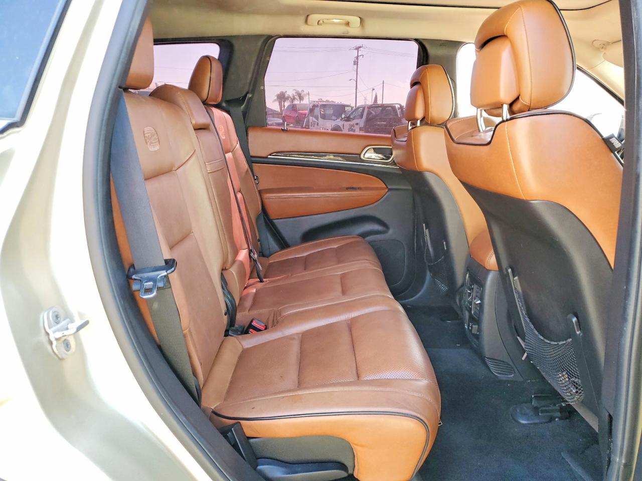 2011 JEEP GRAND CHEROKEE OVERLAND photo 11
