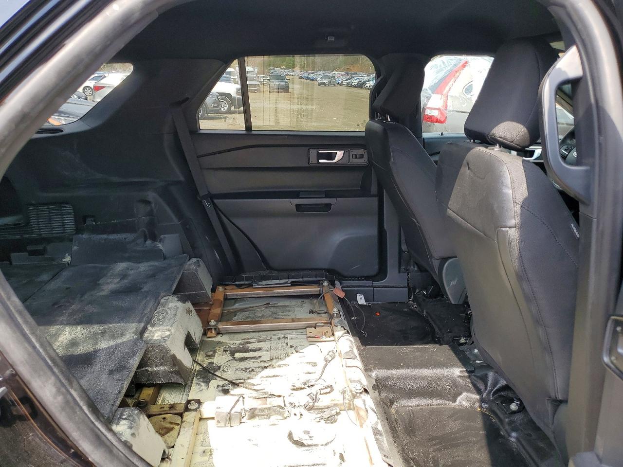 2021 FORD EXPLORER photo 21