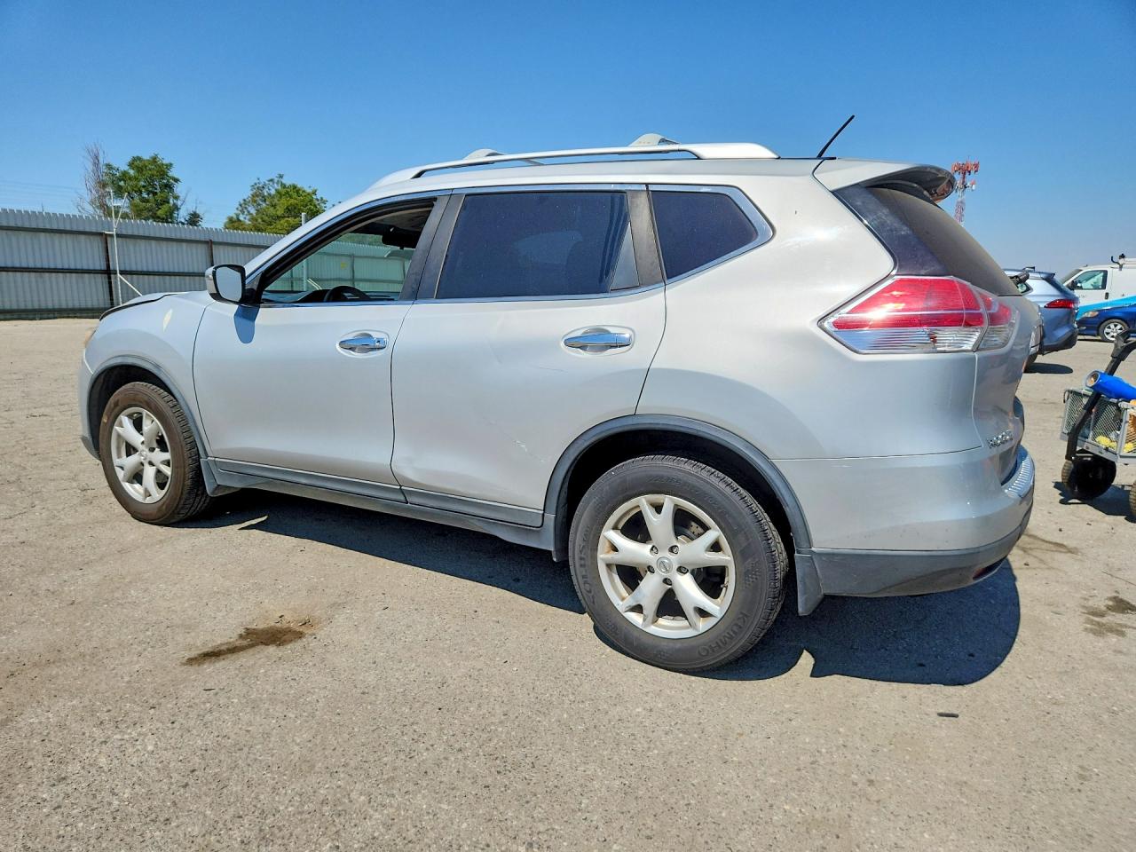 2016 NISSAN ROGUE S photo 2