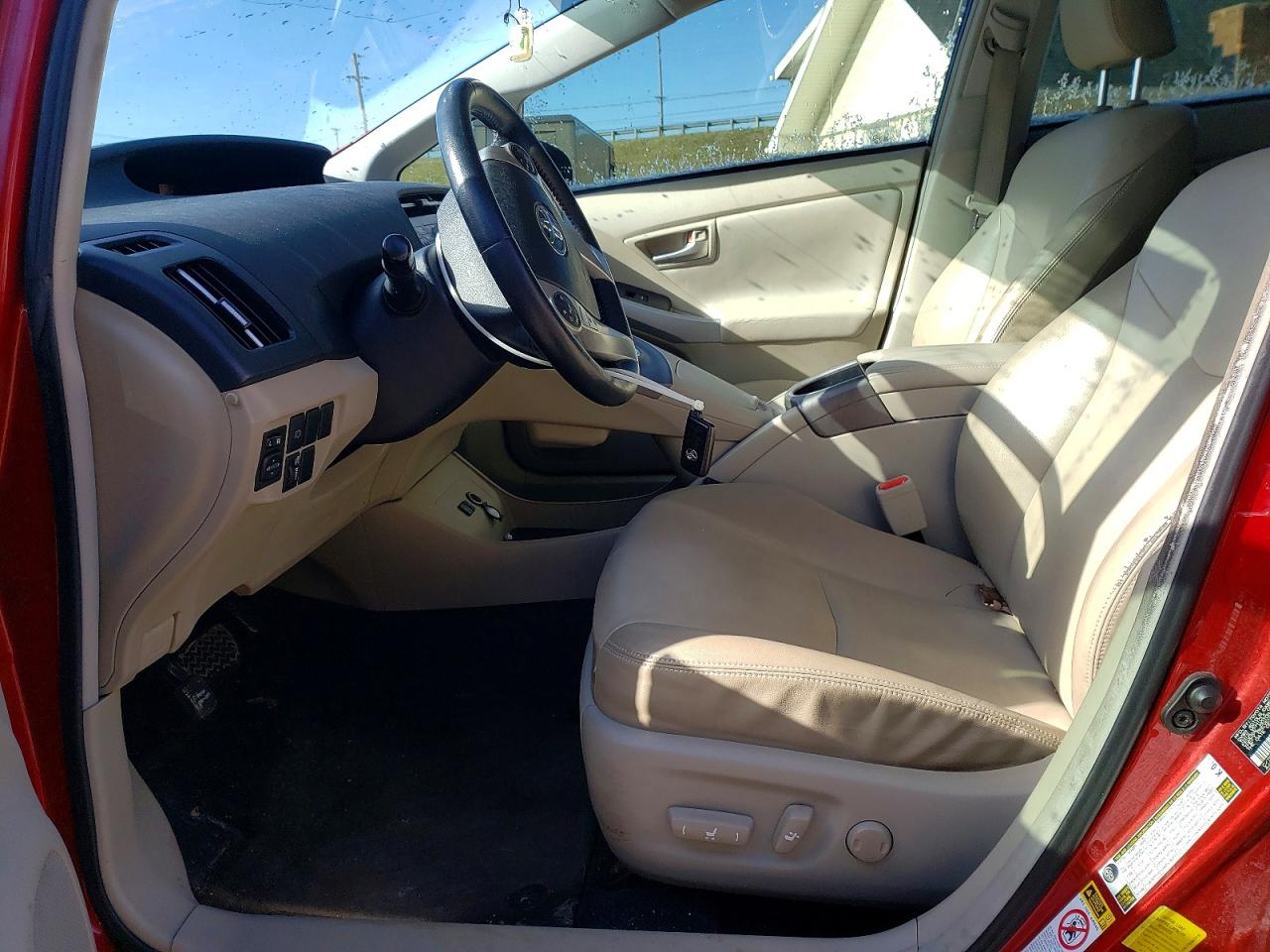2014 TOYOTA PRIUS FIVE photo 19