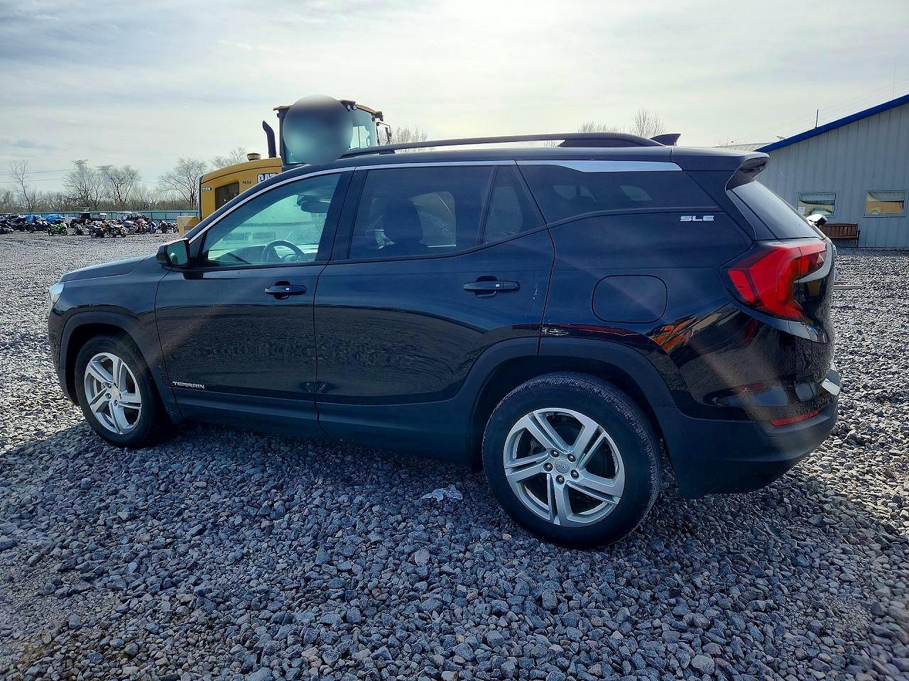 2018 GMC TERRAIN SLE photo 3