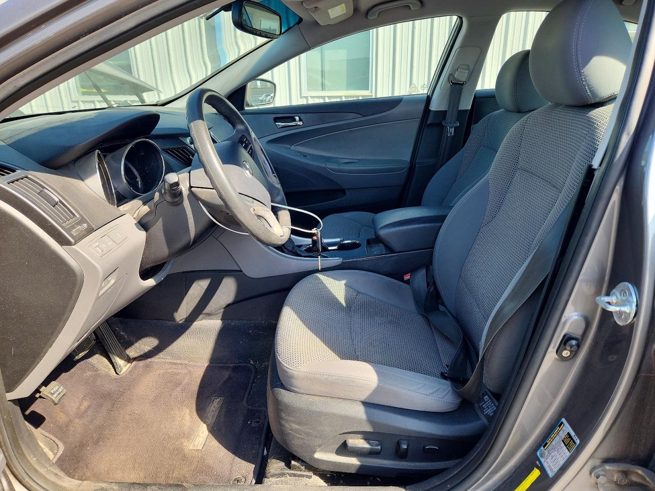 2011 HYUNDAI SONATA GLS photo 19