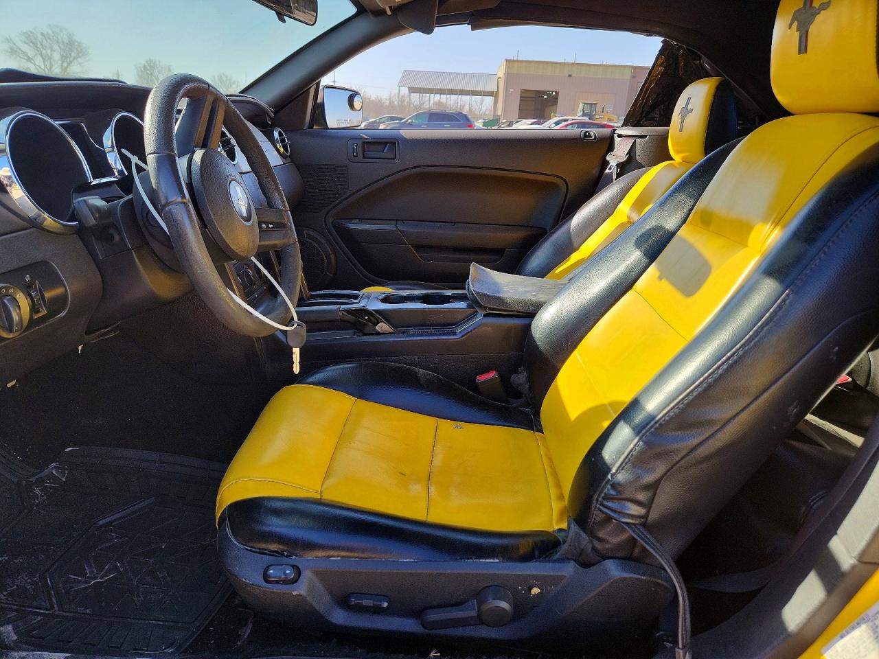 2005 FORD MUSTANG photo 13