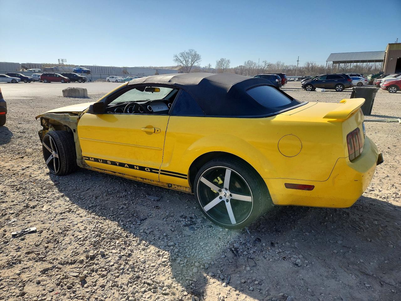 2005 FORD MUSTANG photo 3