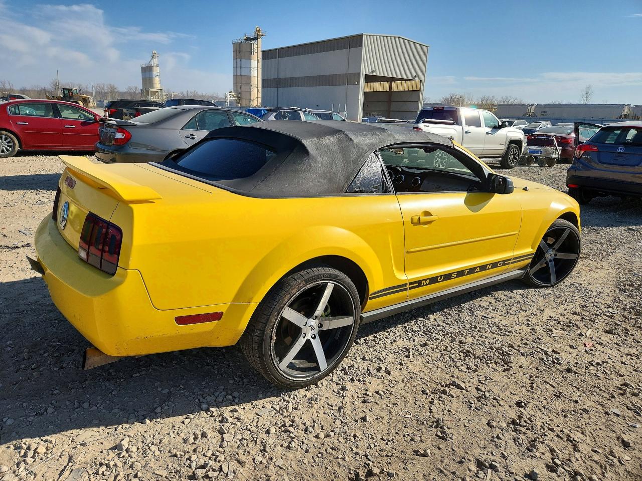 2005 FORD MUSTANG photo 5