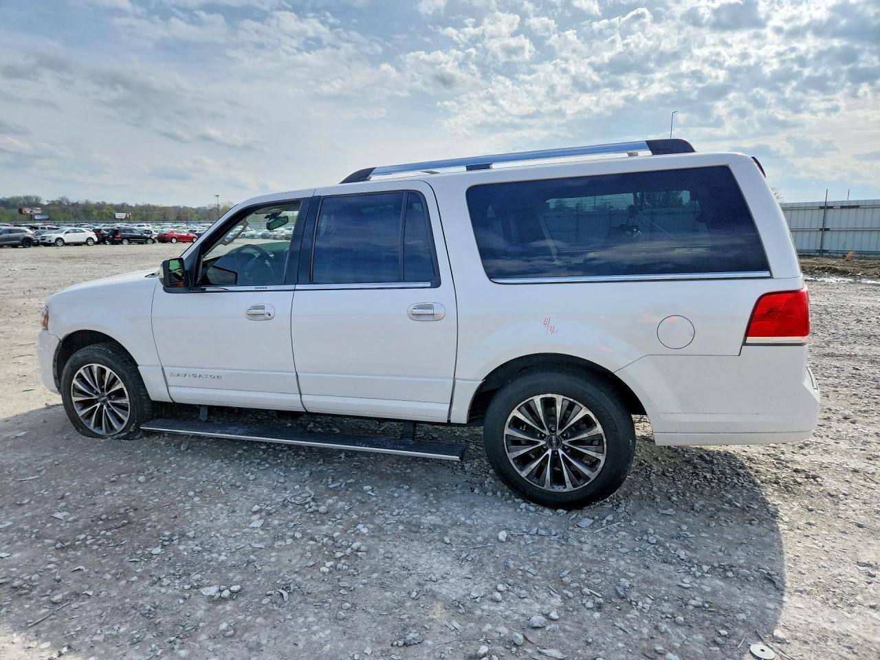 2015 LINCOLN NAVIGATOR L photo 4