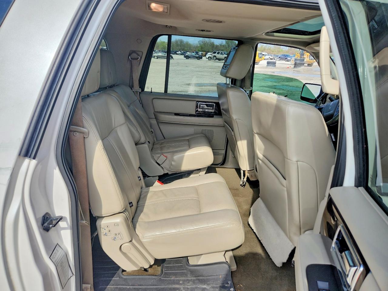 2015 LINCOLN NAVIGATOR L photo 31