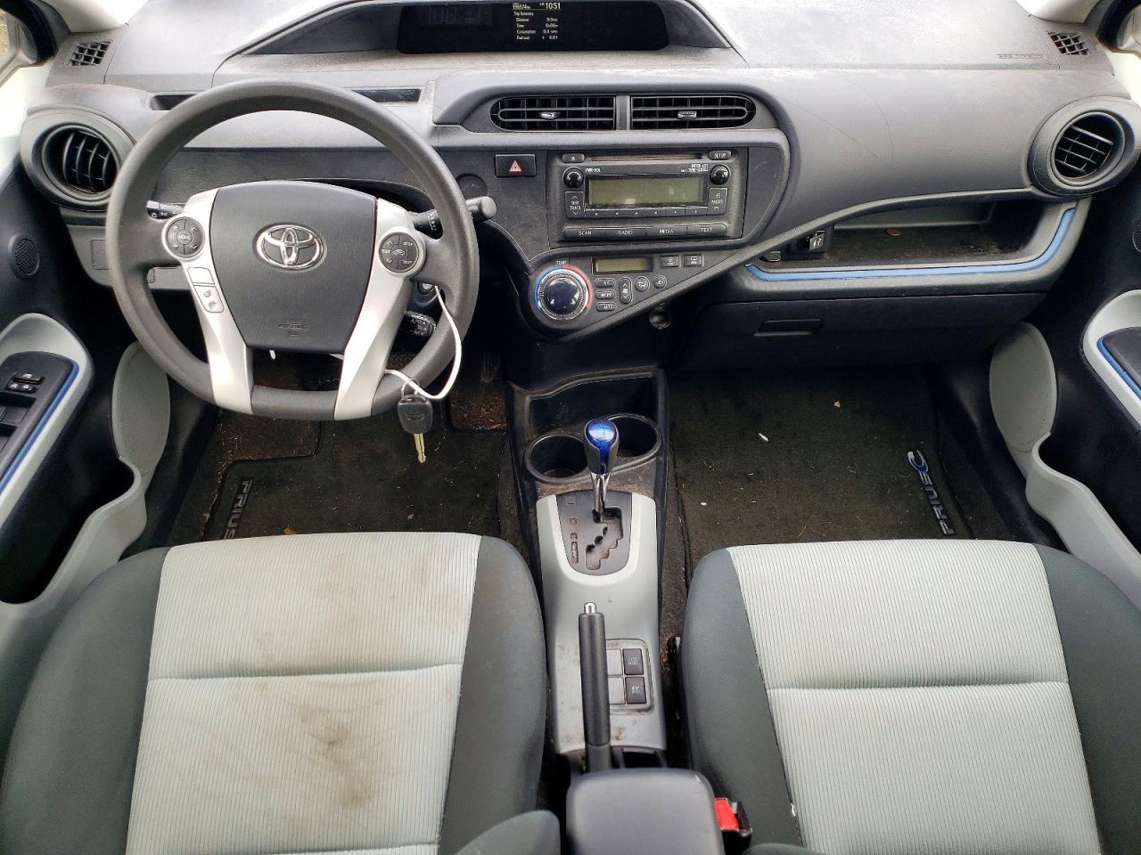 2013 TOYOTA PRIUS C TWO photo 22