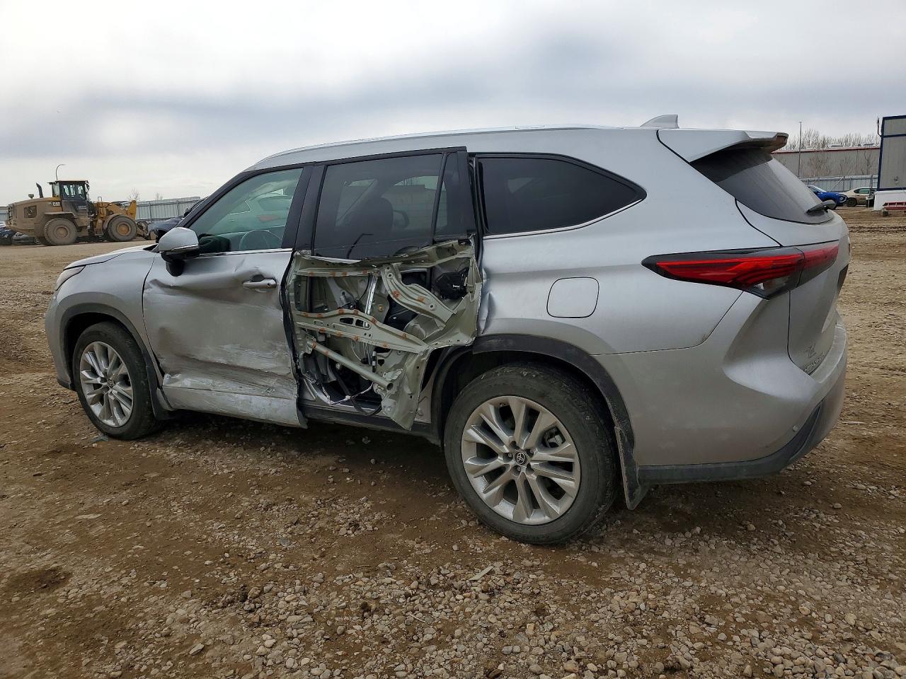 2023 TOYOTA HIGHLANDER LIMITED photo 2