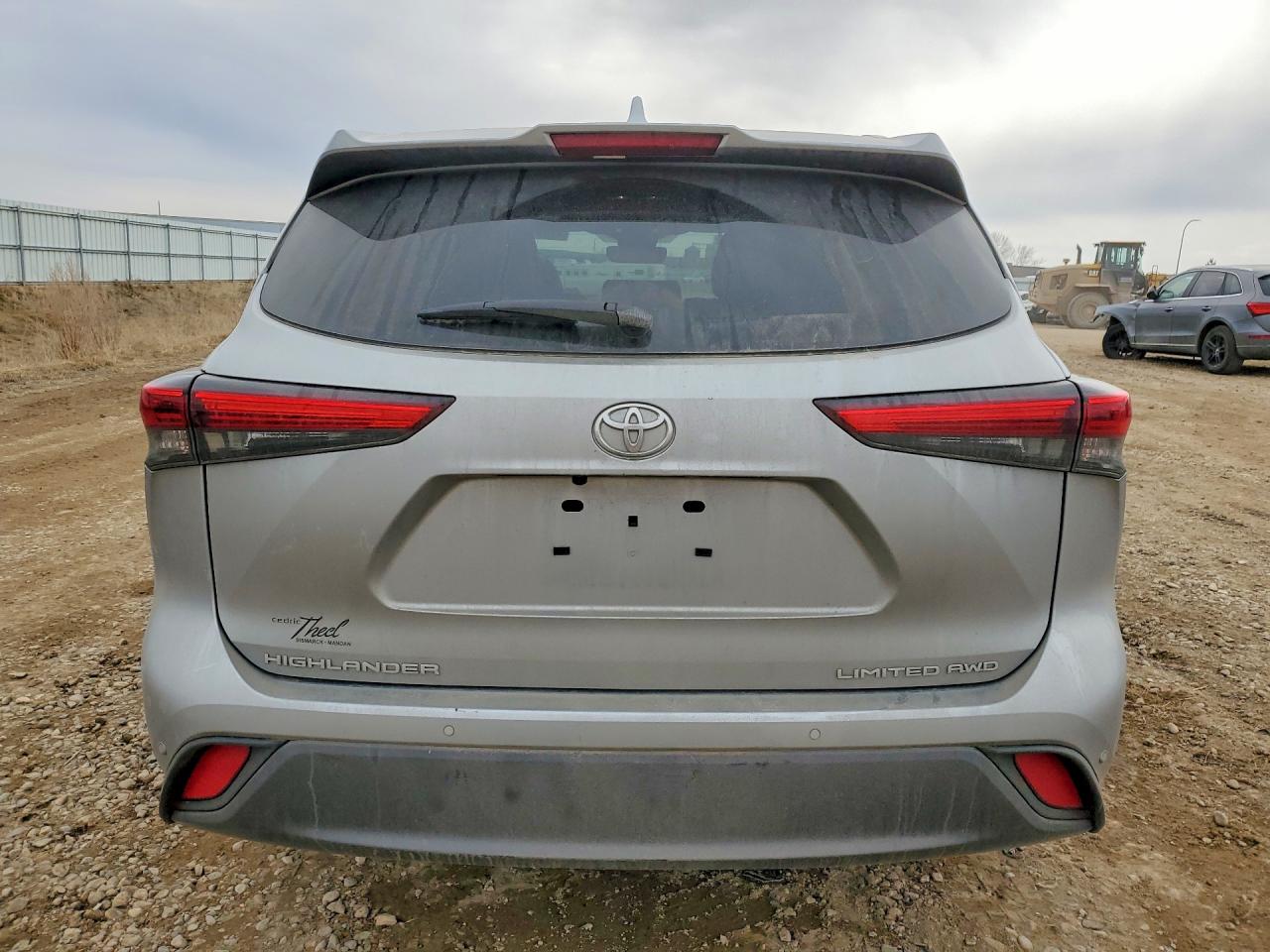 2023 TOYOTA HIGHLANDER LIMITED photo 6