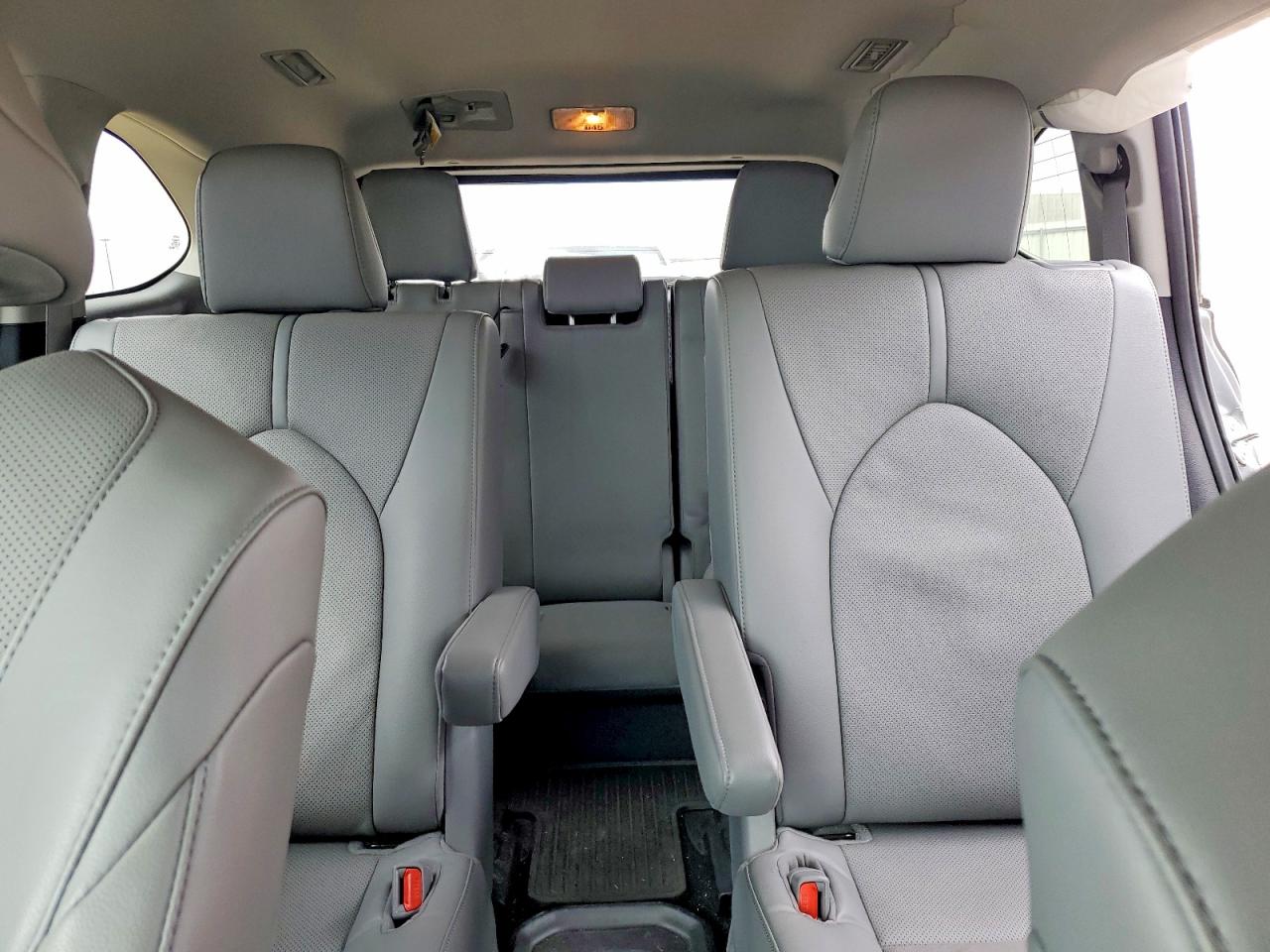 2023 TOYOTA HIGHLANDER LIMITED photo 10