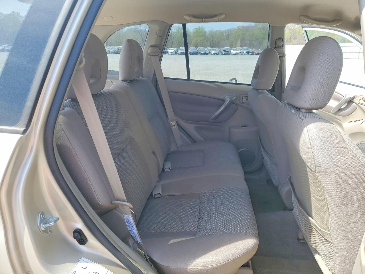 2005 TOYOTA RAV4 BASE photo 11