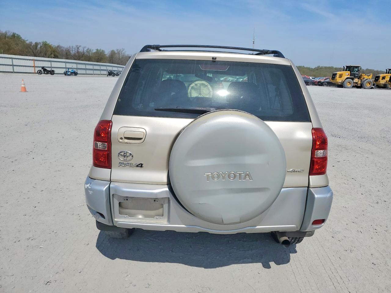 2005 TOYOTA RAV4 BASE photo 6