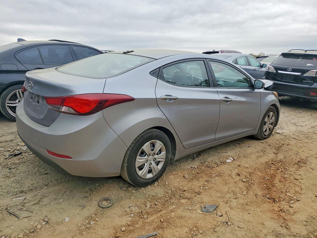 2016 HYUNDAI ELANTRA SE photo 3