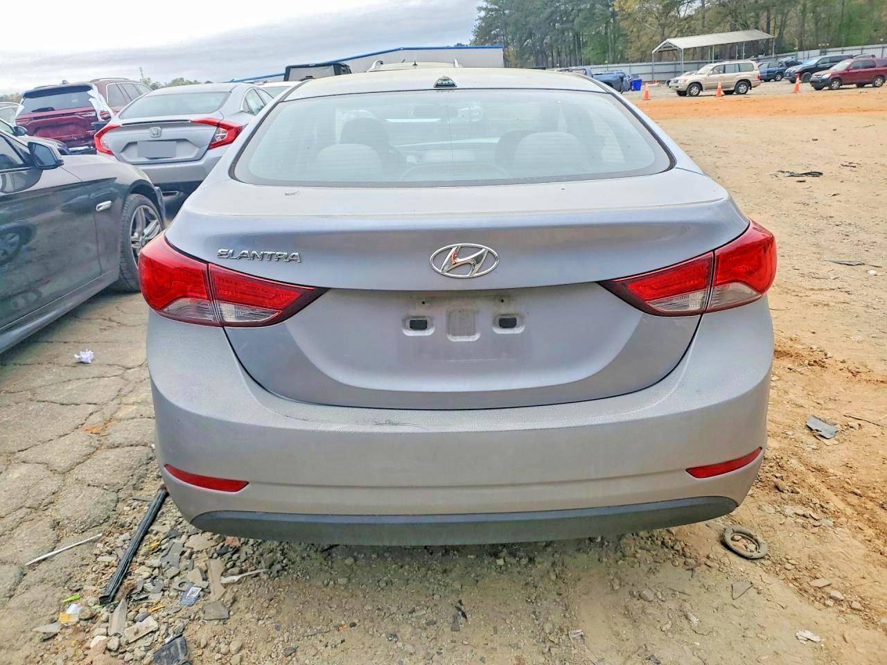 2016 HYUNDAI ELANTRA SE photo 6