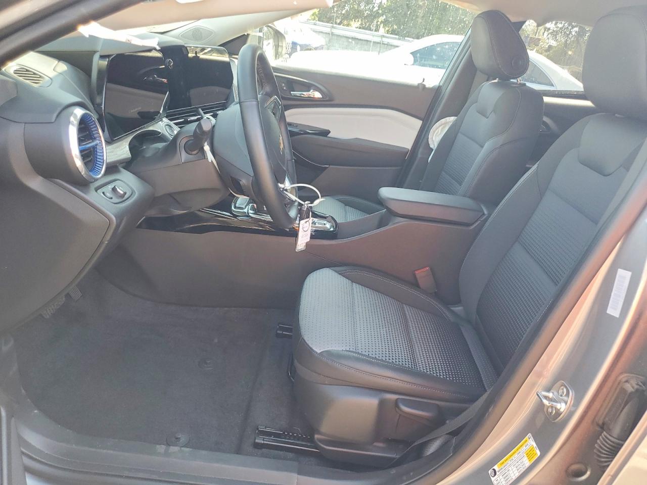 2025 CHEVROLET TRAX 1LT photo 19