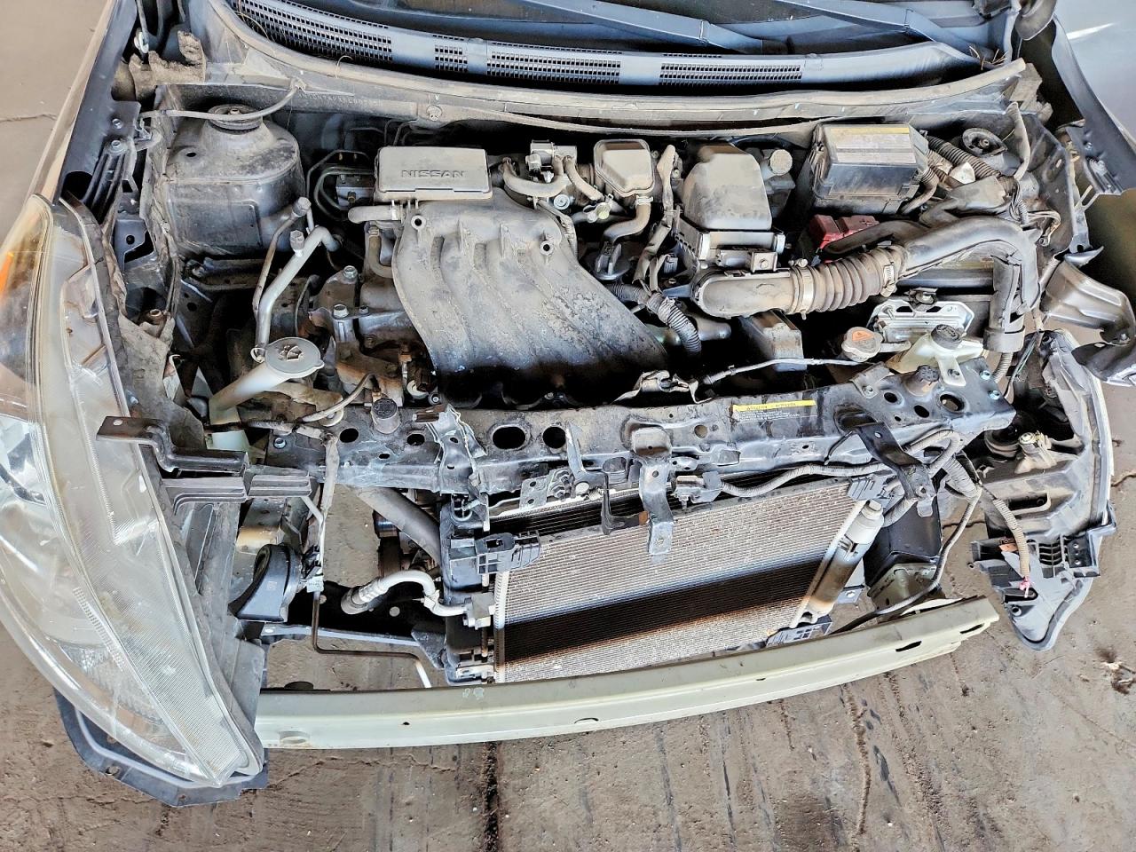 2019 NISSAN VERSA SV photo 11