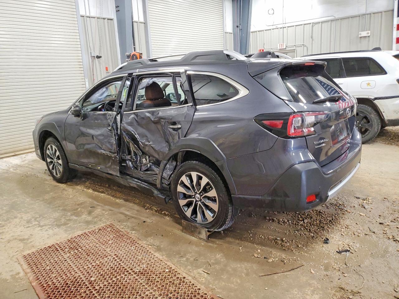 2023 SUBARU OUTBACK TOURING photo 4