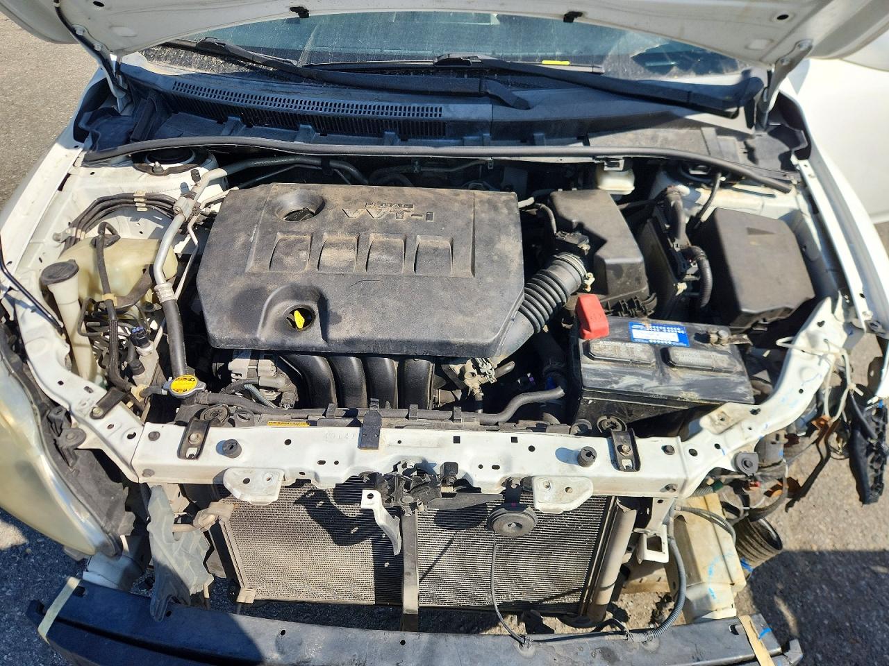 2012 TOYOTA COROLLA LE photo 11