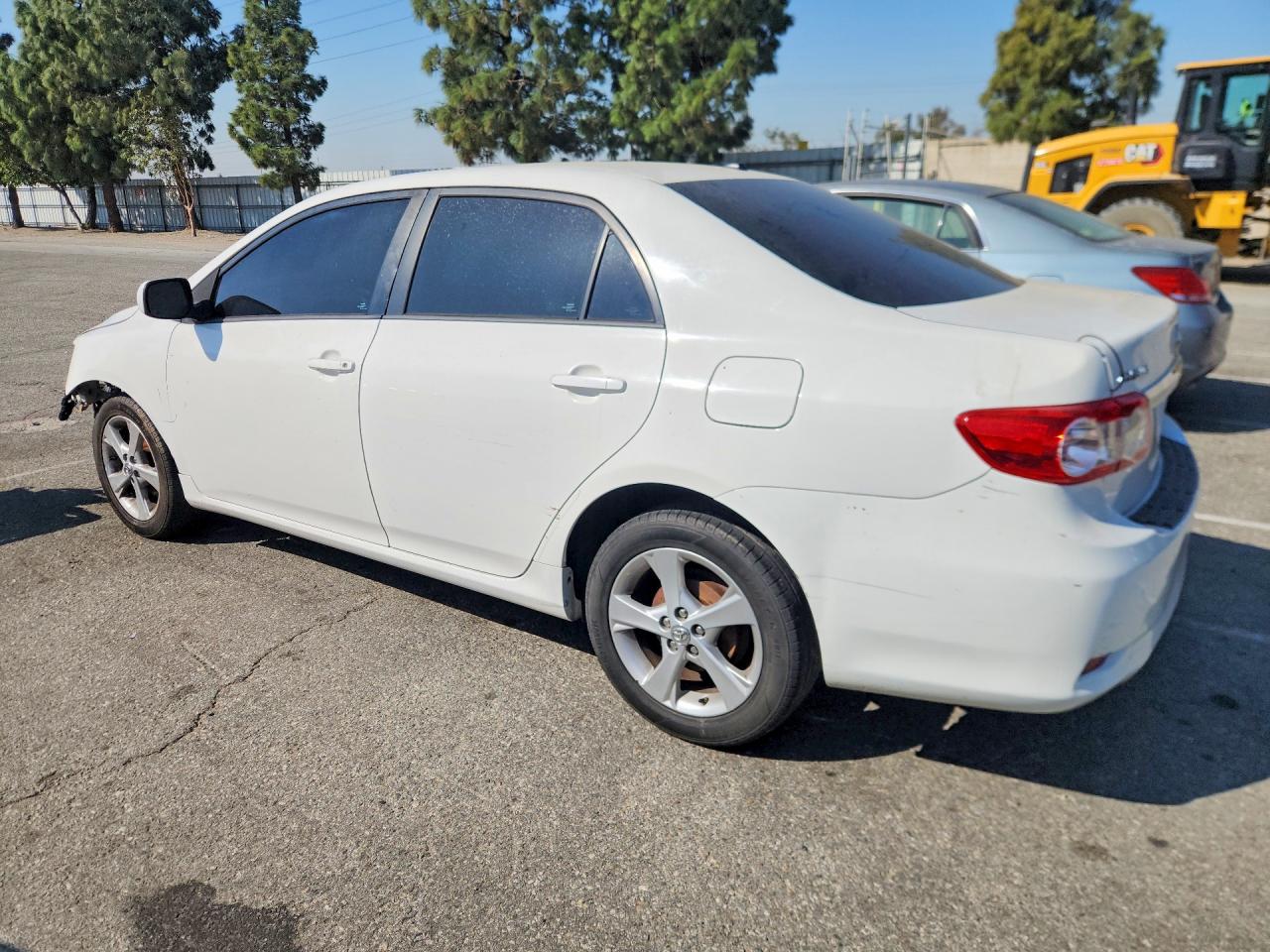 2012 TOYOTA COROLLA LE photo 2